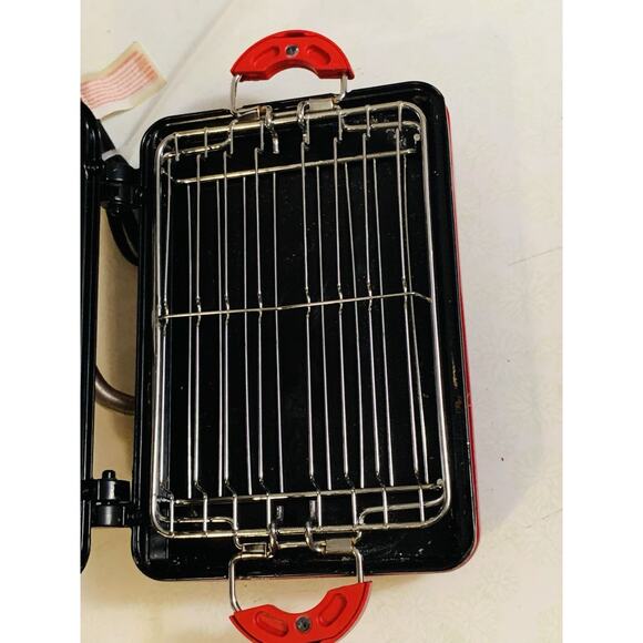 Bella Red Electric Indoor S'mores Maker: No Campfire Needed Model 13578 - Picture 4 of 7